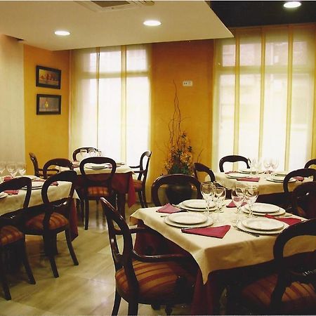 Hostal Torres San Leonardo de Yagüe Zewnętrze zdjęcie
