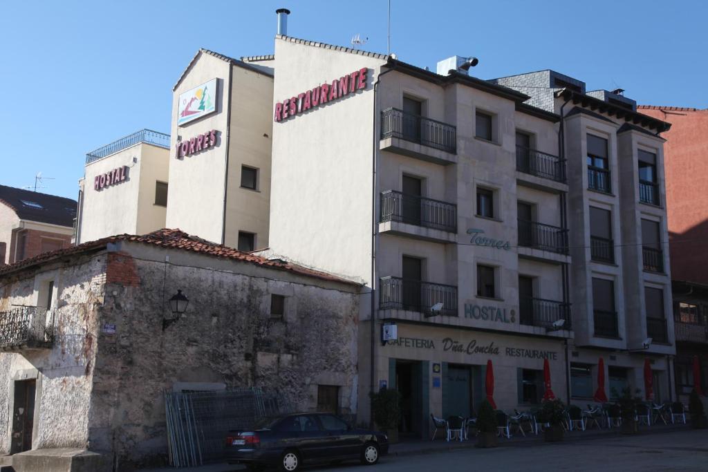 Hostal Torres San Leonardo de Yagüe Zewnętrze zdjęcie